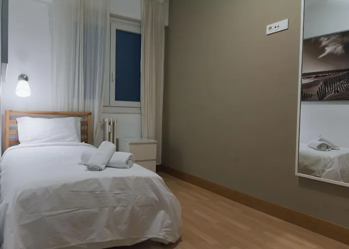 Amplio Reformado Con Garaje En Amara, Donostia-san Sebastian - Isabel Ii *