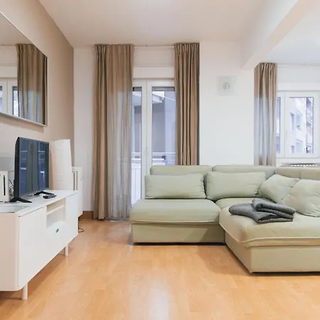 Familiar Reformado En Amara, Estadio Anoeta, Donostia-san Sebastian Apartment