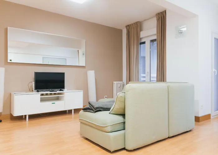 Amplio Reformado Con Garaje En Amara, Donostia-san Sebastian - Isabel Ii